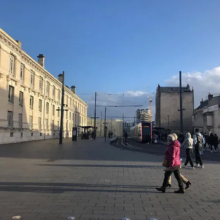 Avec Balcon & Parking Gratuit - Gare アパート トゥール