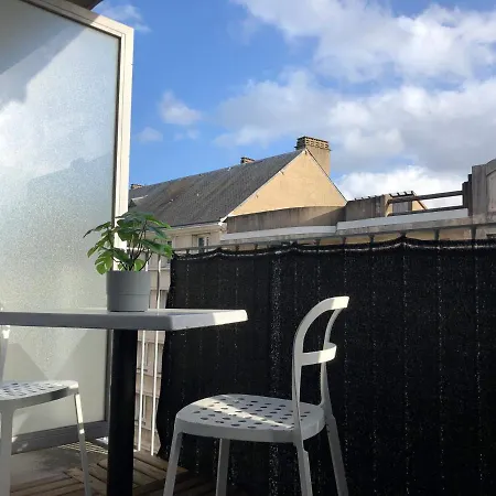 Avec Balcon & Parking Gratuit - Gare Apartamento *