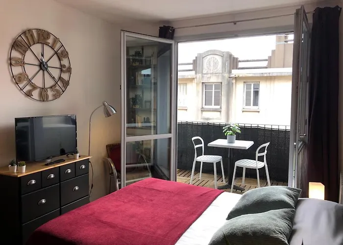 Avec Balcon & Parking Gratuit - Gare アパート *