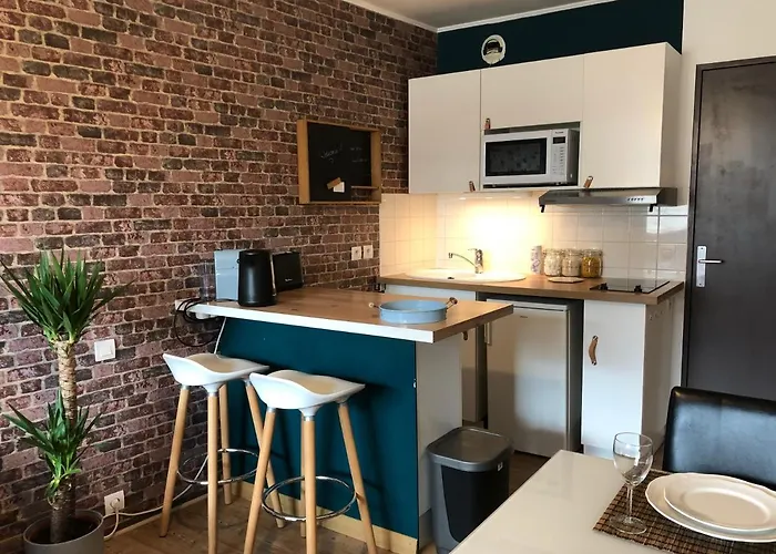 Avec Balcon & Parking Gratuit - Gare アパート *